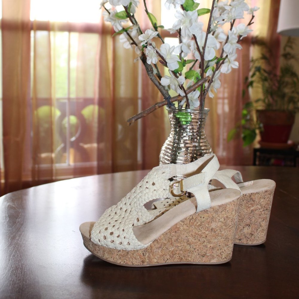 Sugar Jolie Wedge Sandals - Cream/Nude - Sz 6